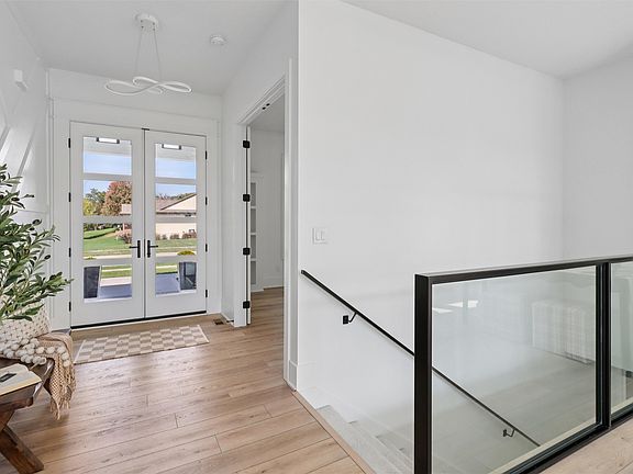 4th image of 1401 W 14th Ave