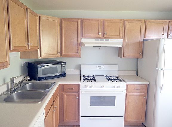 4th image of 1347 Forestdale Ct #1347