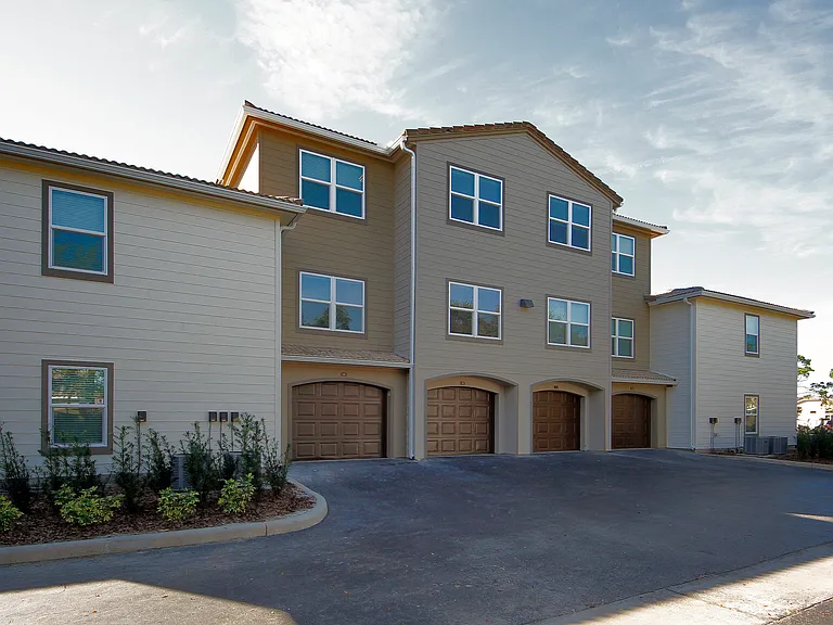 Via Tuscany Apartments — Photo 12