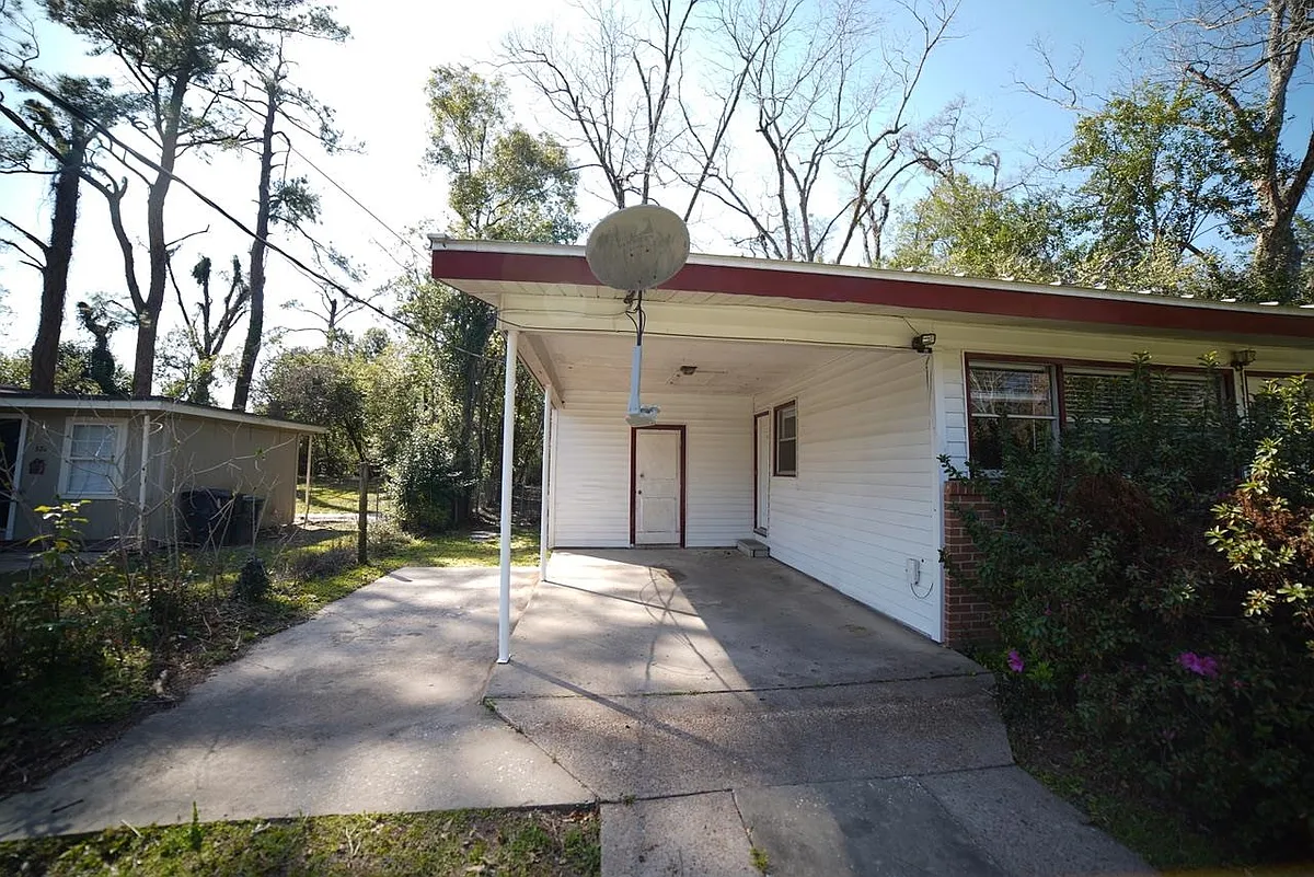 Building Photo - 318 Meadowbrook Ln
