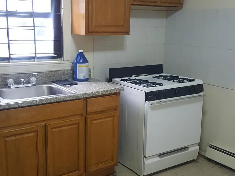 163 Linden St #1A — Photo 2