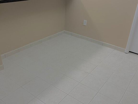 4th image of 13566 SW 11th Ln
