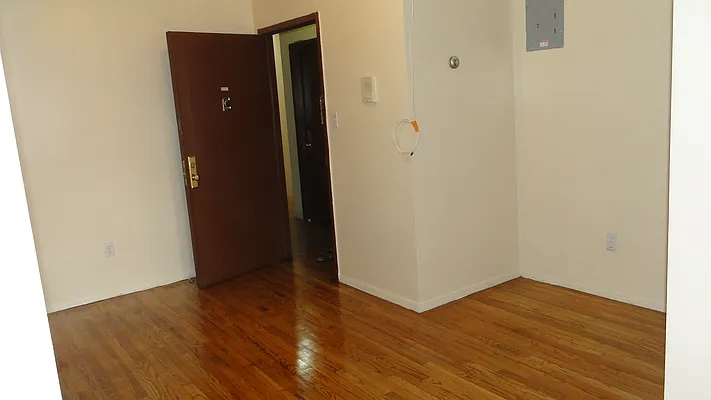 Rented by Elite NY Holdings | media 18