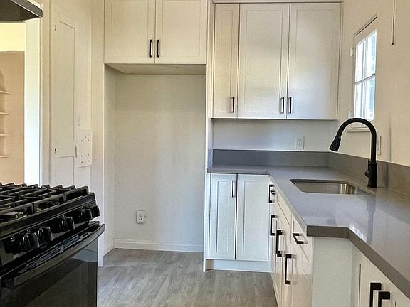2nd image of 322 N Olive Ave
