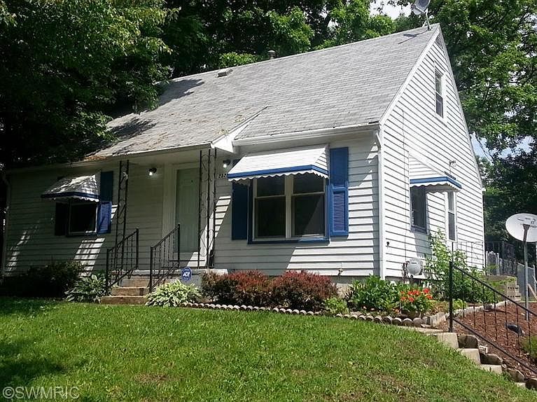 2nd image of 2528 Haskell St