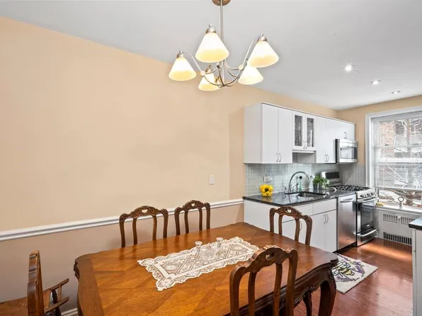 9437 Shore Road image 6 of 28