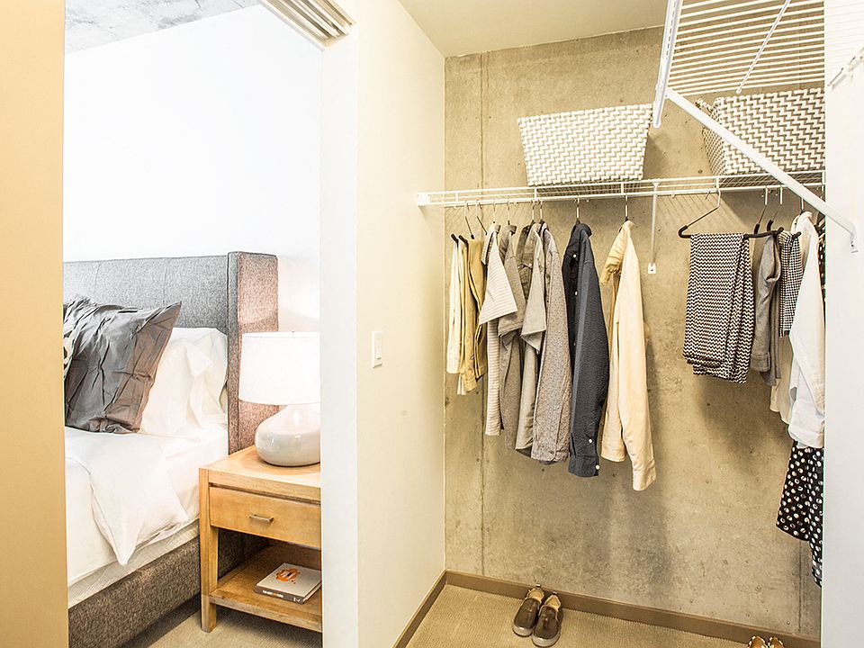 Block 17 Apartments High-Rise Walk-In Closet