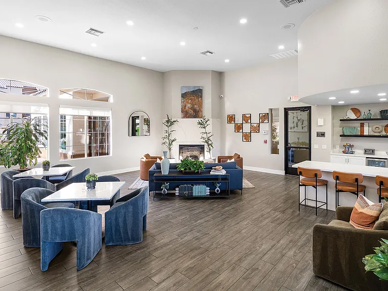 Sonterra Apartments at Paradise Valley — Photo 2