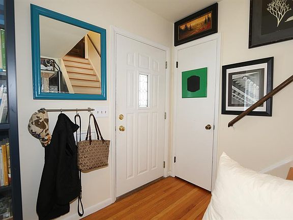 3rd image of 5549 Childs Ave