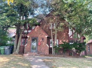 1015 N 2nd St, Clinton, IA 52732
