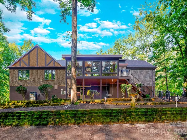 539 Mountain View Dr, Columbus, NC 28722