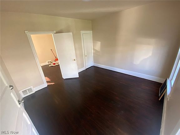 3rd image of 2104-2106 W 104th St