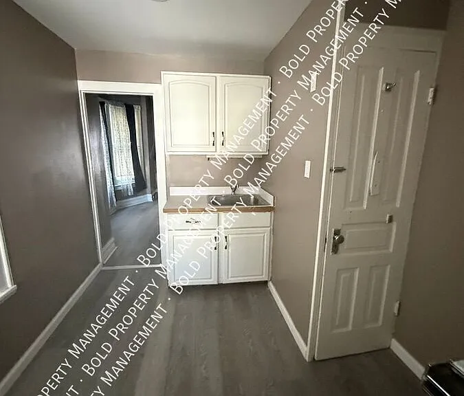 1047 Madison Ave — Photo 2