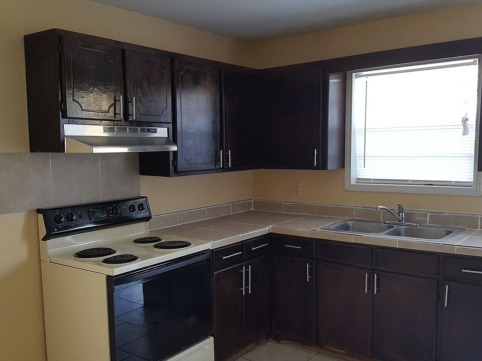 1st image of 401 E McIntyre St Unit A