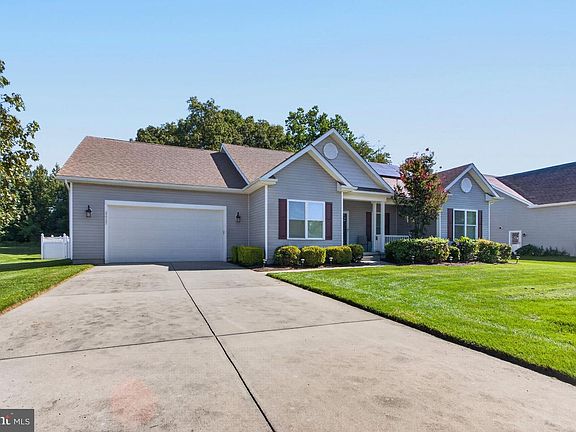 3rd image of 22585 Ramble Rd