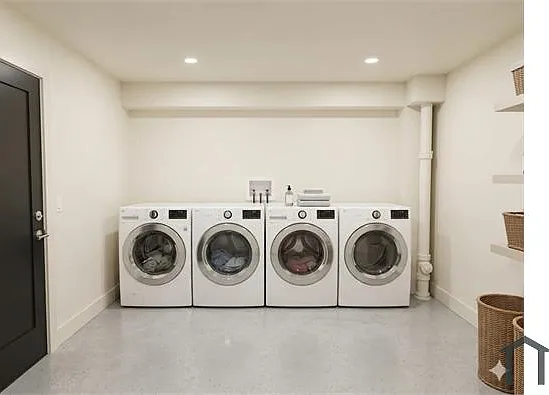 1 bed, 400 sqft, $2,100 — Photo 3