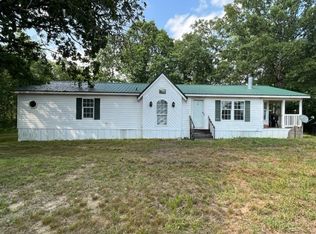 1432 Napier Rd, Hohenwald, TN 38462