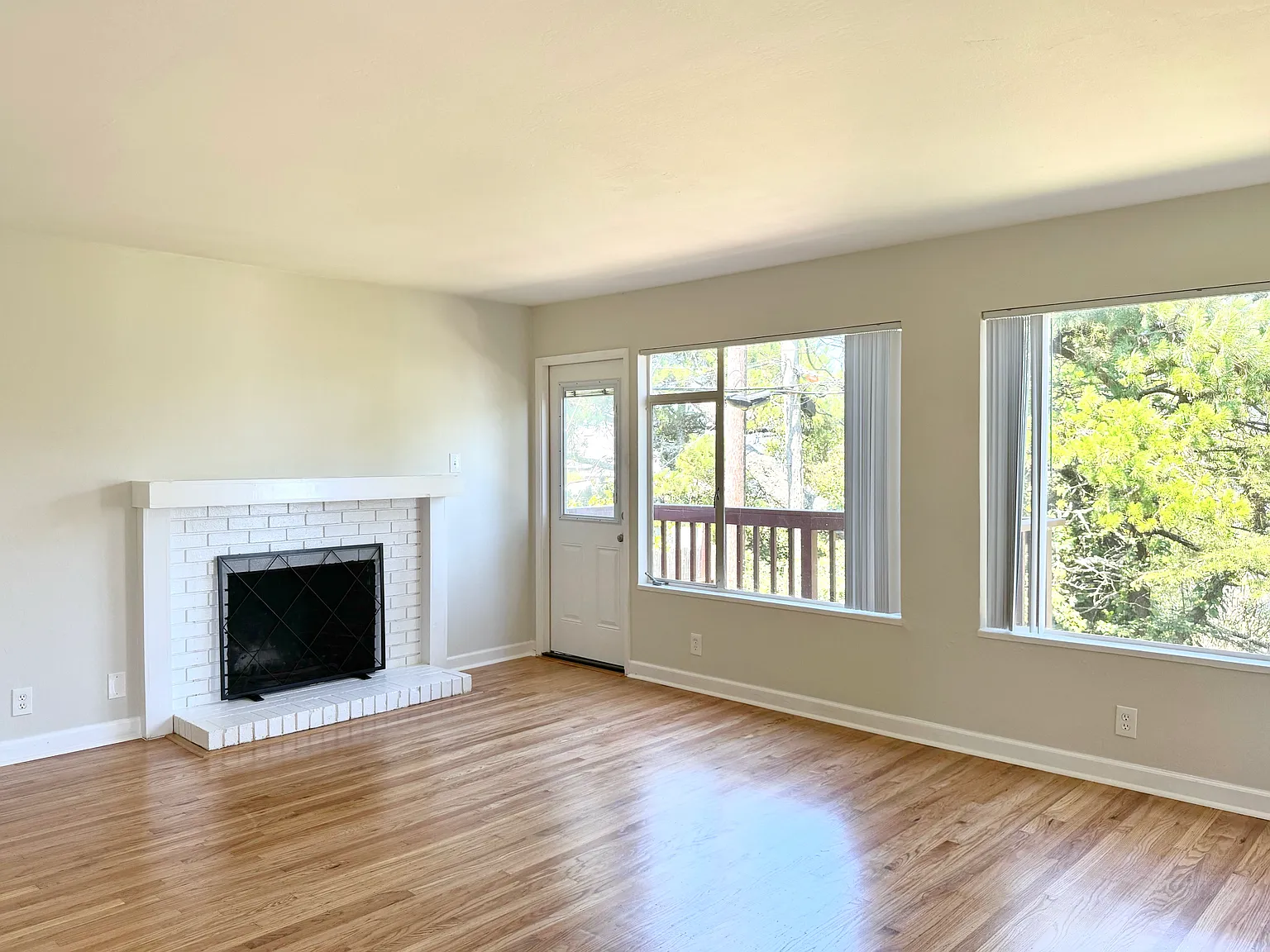 3320 Fasman Dr — Photo 2