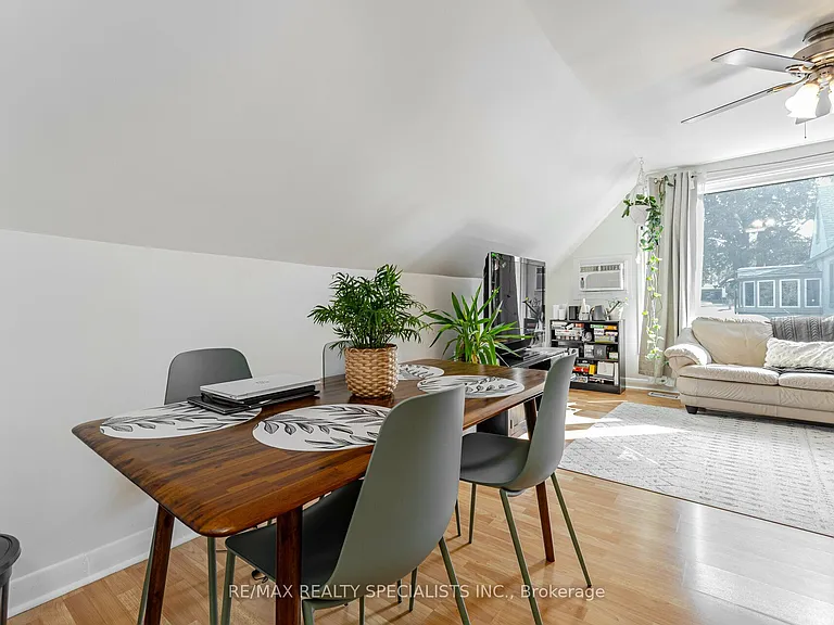 1233 Mississauga Rd — Photo 12