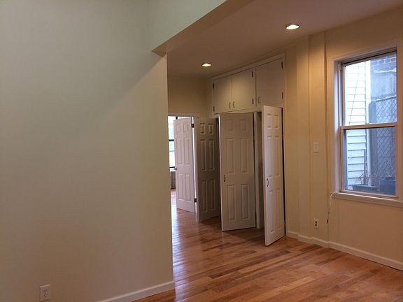 5th image of 2519 Astoria Blvd APT 2
