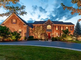 74 Wood Oaks Dr, South Barrington, IL 60010