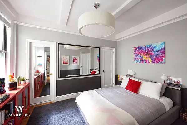 Sold by Warburg | media 9