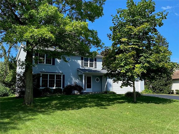 3rd image of 39 Pine Brook Cir