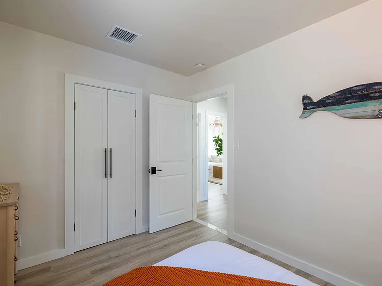 1326 Corona St — Photo 24