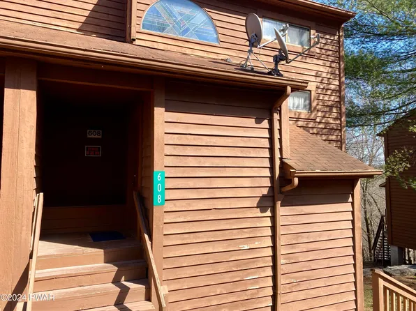 608 Mountain View Way, Bushkill, PA 18324