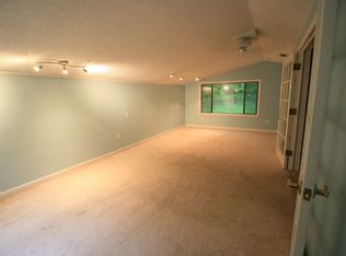 2140 Signal Point Rd, Guntersville, AL 35976