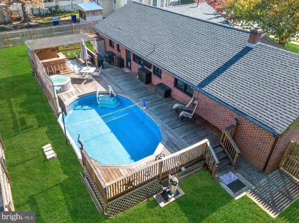 333 W 4th St, Florence, NJ 08518