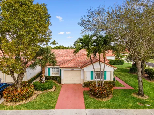 6207 Floral Lakes Dr, Delray Beach, FL 33484