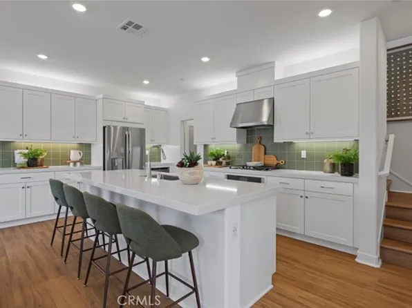 432 Checkerbloom Ln, Santa Paula, CA 93060
