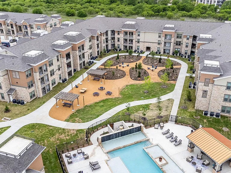 Luxia Grand Prairie — Photo 28