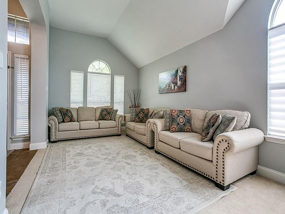 4th image of 603 Honey Suckle Dr
