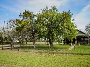 727 Main St, Tuleta, TX 78162