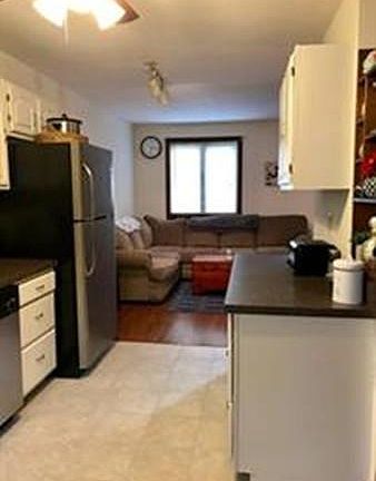 5th image of 325 Mammoth Rd APT 10