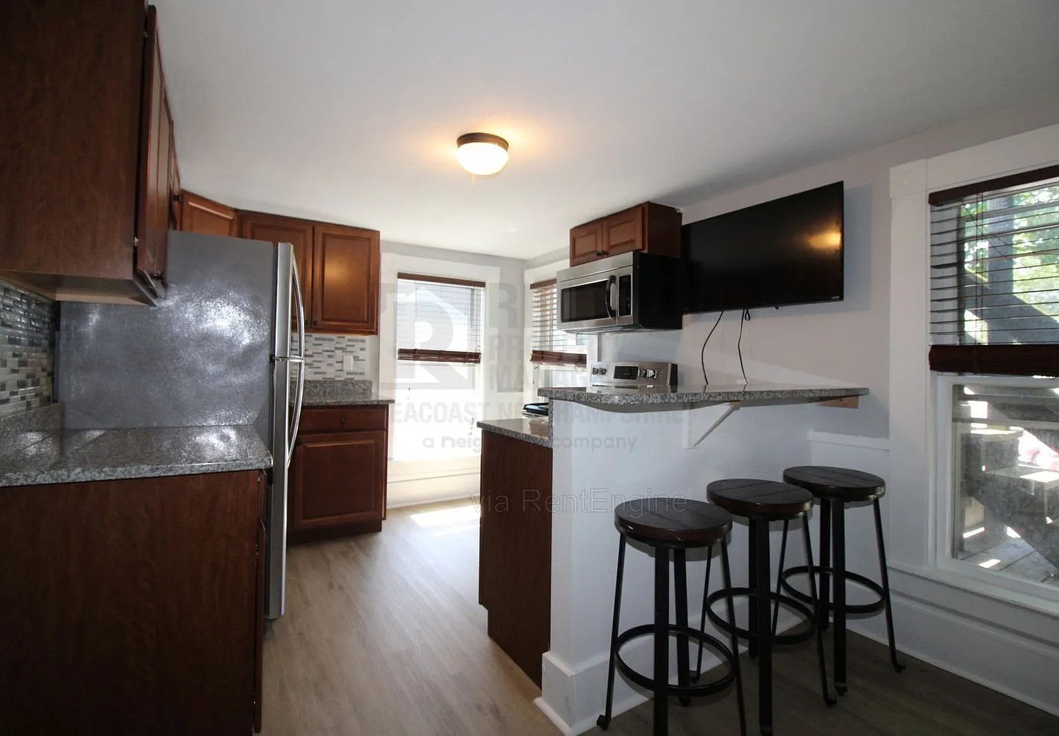 3 bed, 1.0 bath, $2,150 — Photo 2