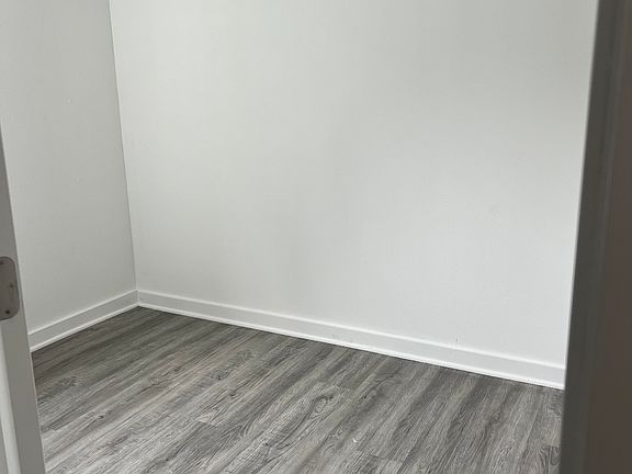 5th image of 3902 Elm St