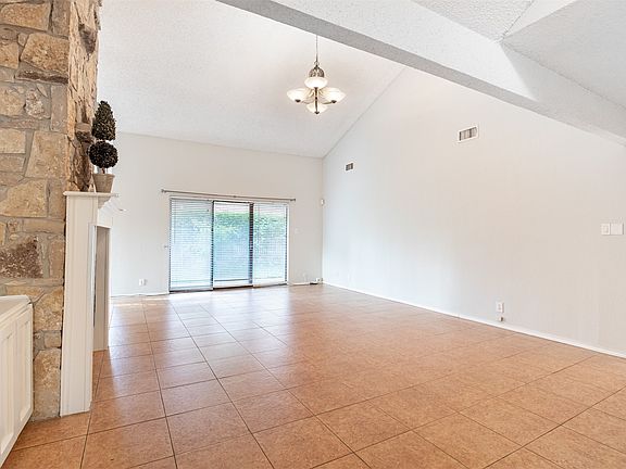 5th image of 1102 Saint Croix Ct