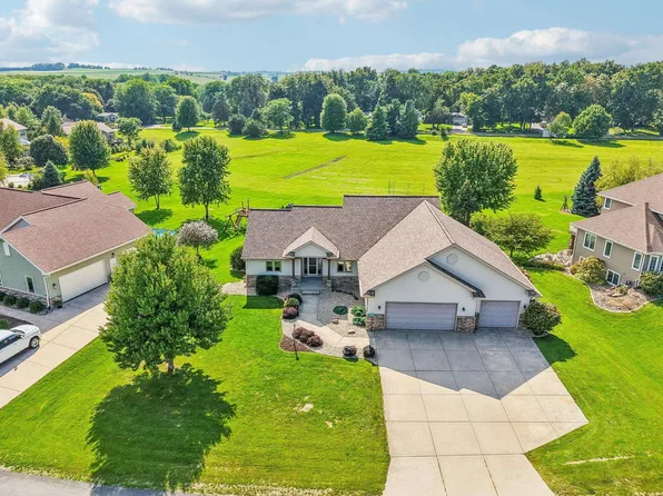6487 Harvest Moon Ct, Waunakee, WI 53597
