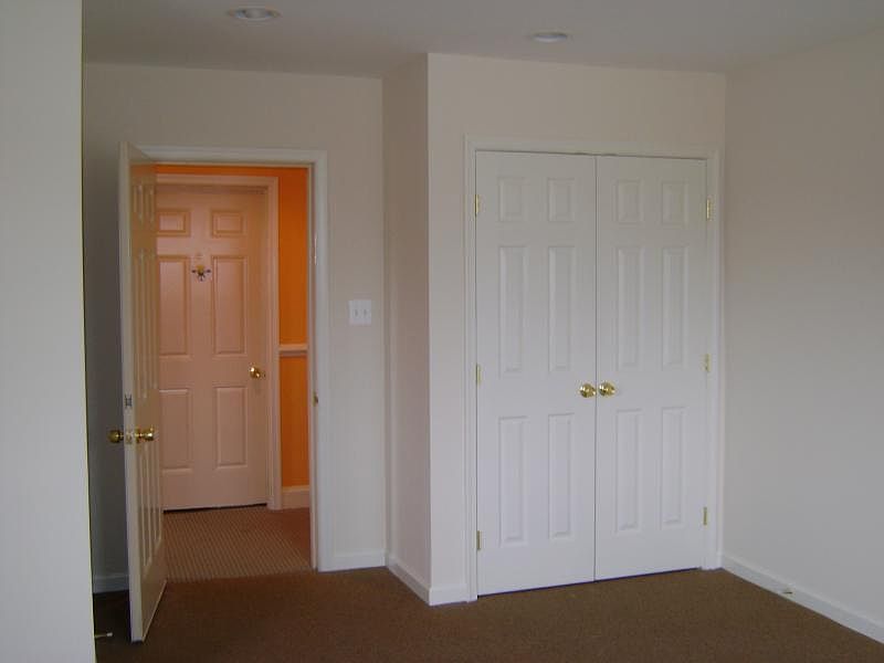 2nd image of 15638 Livingston Rd Ste 2