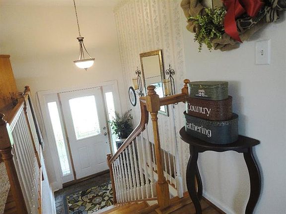 4th image of 533 Garden Springs Dr