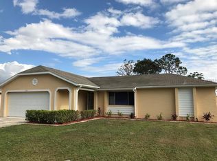 129 W Cedarwood Cir, Kissimmee, FL 34743