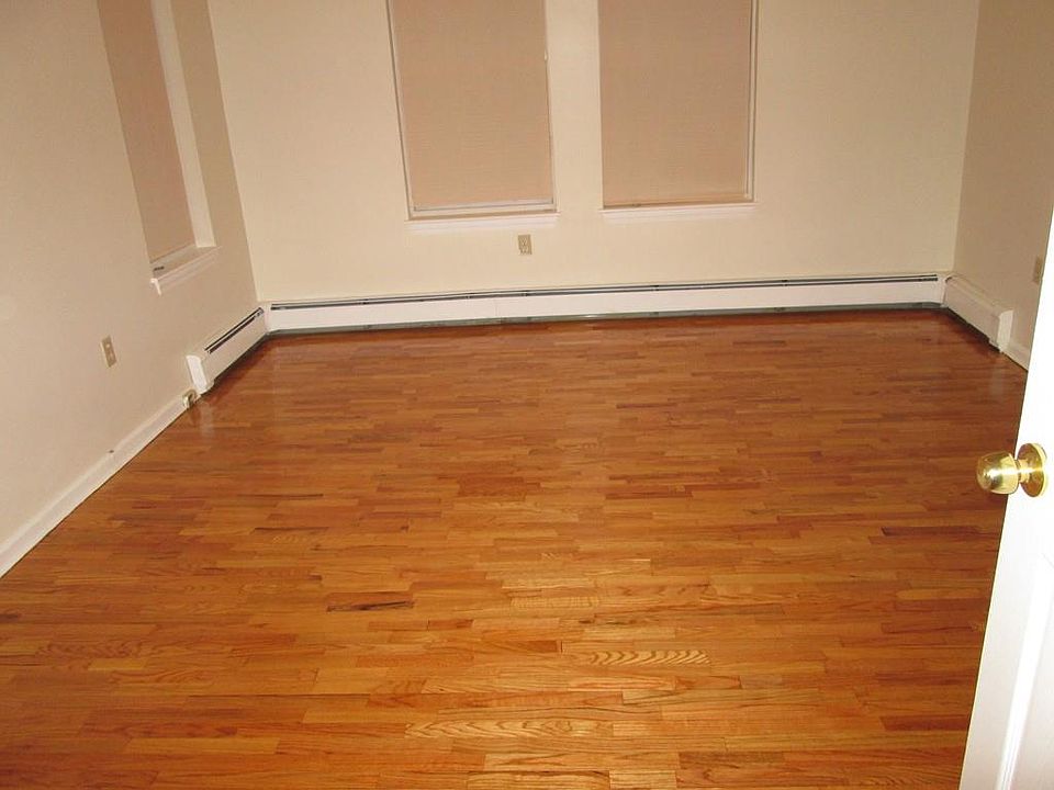 2nd image of 18 Hazelwood St #1