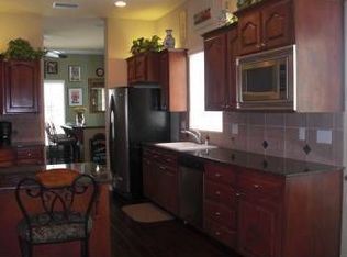 225 W Ridgepoint Dr, Fresno, CA 93711