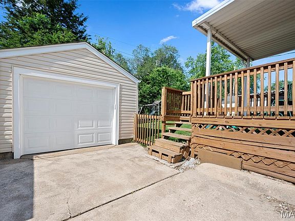 3rd image of 10256 Saint Dennis Ln