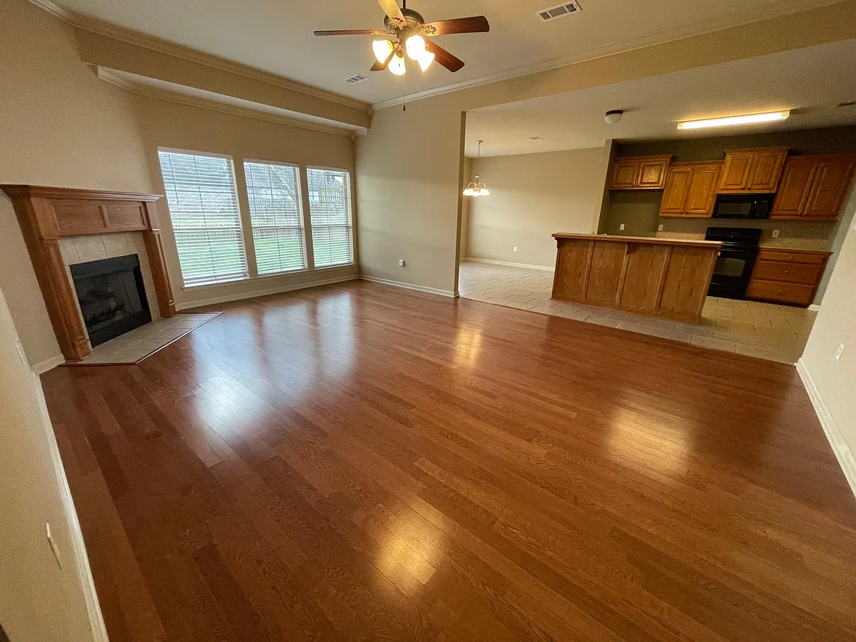 Building Photo - 12149 Cypress Park Dr
