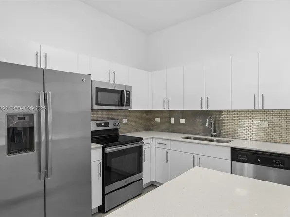 1776 Polk St #1103, Hollywood, FL 33020