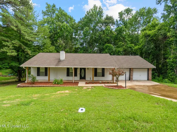 94 Deer Run Rd, Hattiesburg, MS 39402